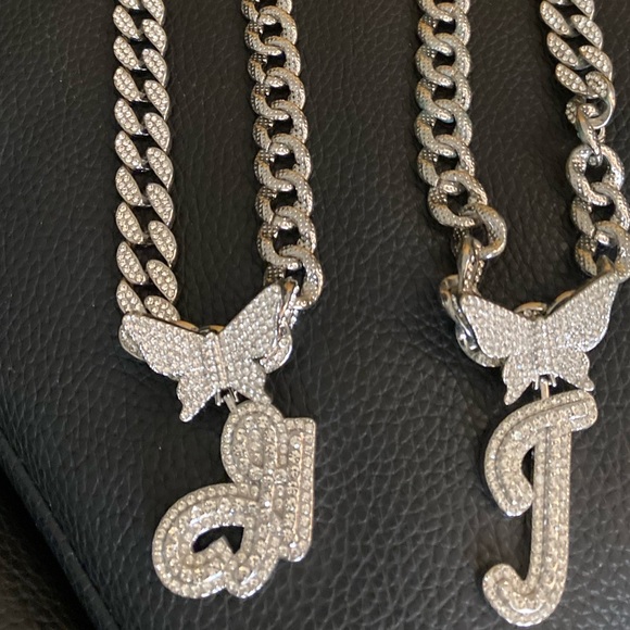 FASHION JEWELRY - Picture 1 of 4